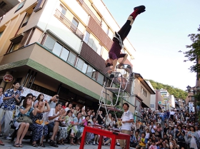 Hiyro acrobat 1.jpg